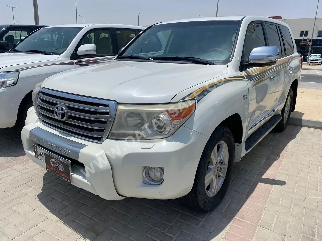 Toyota  Land Cruiser  VXR  2013  Automatic  247,000 Km  8 Cylinder  Four Wheel Drive (4WD)  SUV  White