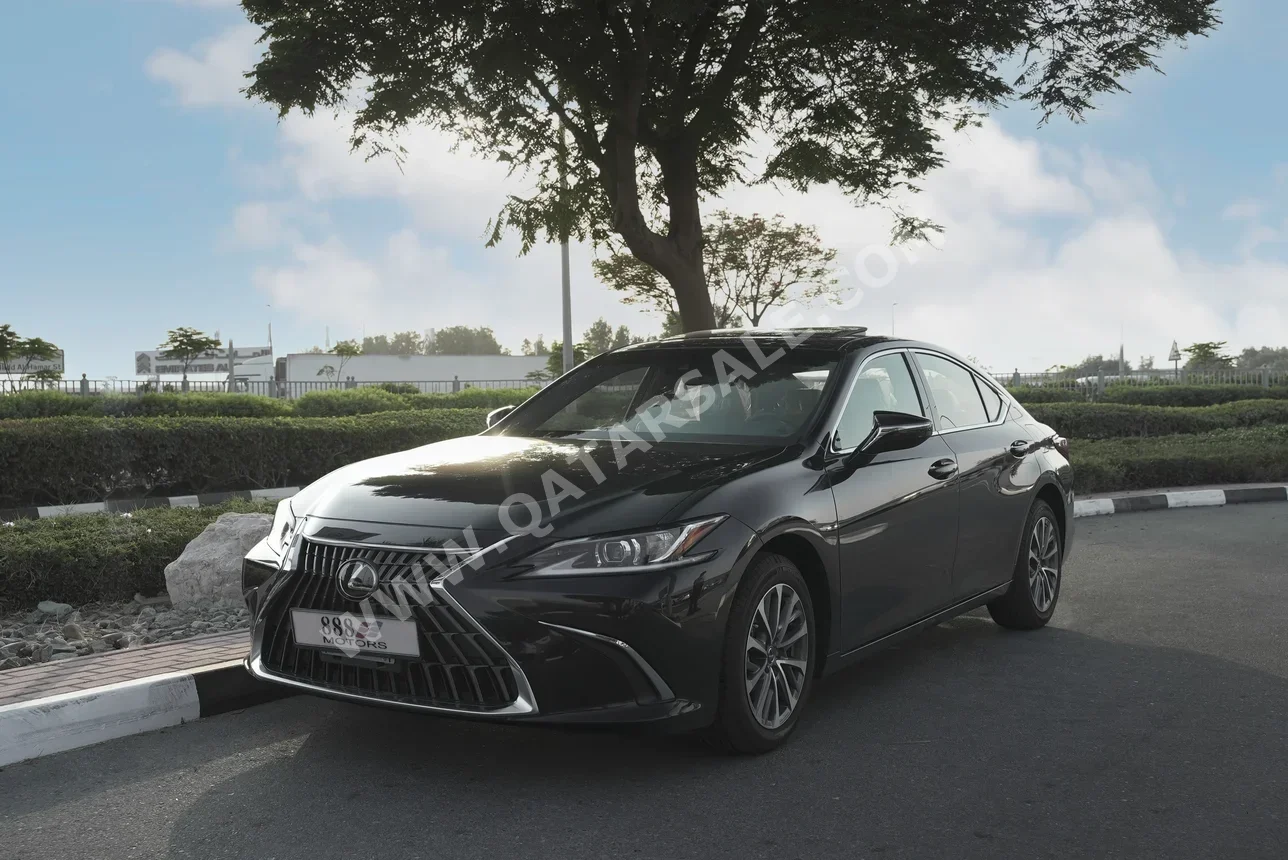 Lexus  IS  250  2022  Automatic  0 Km  4 Cylinder  All Wheel Drive (AWD)  Sedan  Black