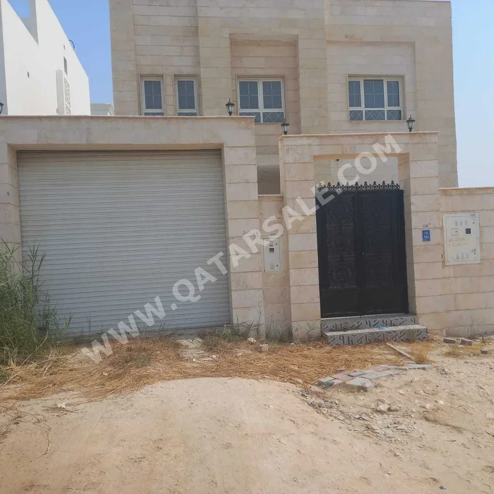 Family Residential  - Not Furnished  - Al Daayen  - Umm Qarn  - 5 Bedrooms