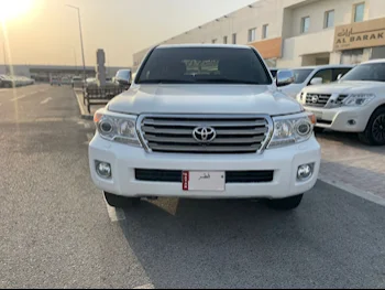 Toyota  Land Cruiser  VXR  2013  Automatic  319,000 Km  8 Cylinder  Four Wheel Drive (4WD)  SUV  White