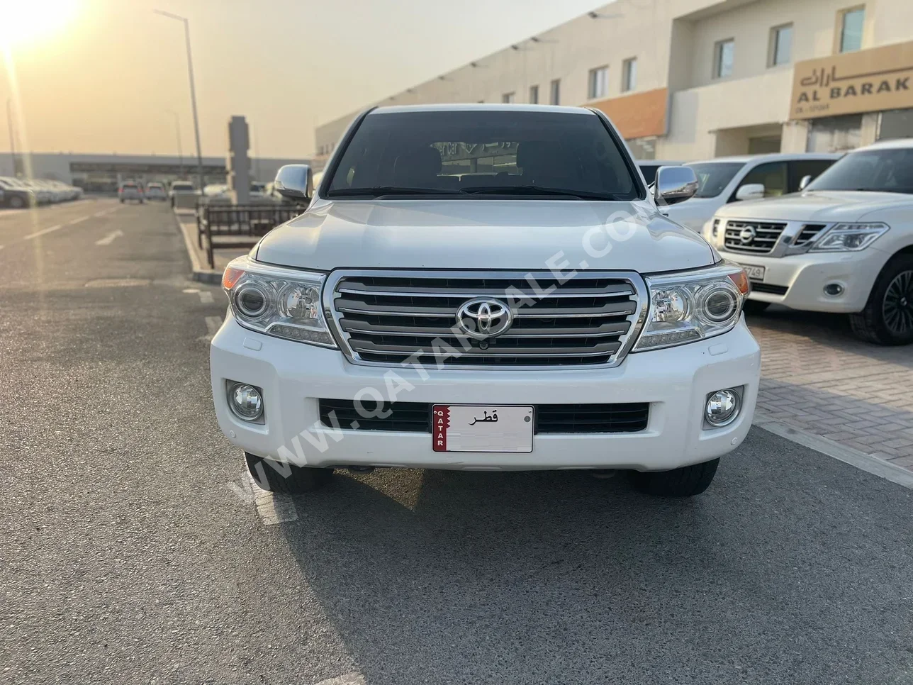 Toyota  Land Cruiser  VXR  2013  Automatic  319,000 Km  8 Cylinder  Four Wheel Drive (4WD)  SUV  White