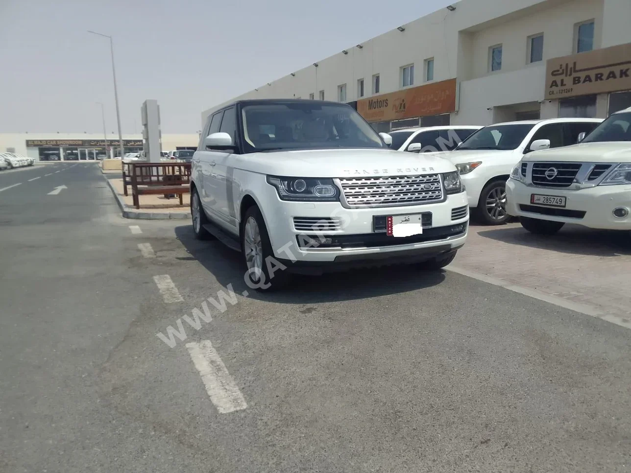 Land Rover  Range Rover  Vogue SE  2013  Automatic  139,000 Km  8 Cylinder  Four Wheel Drive (4WD)  SUV  White