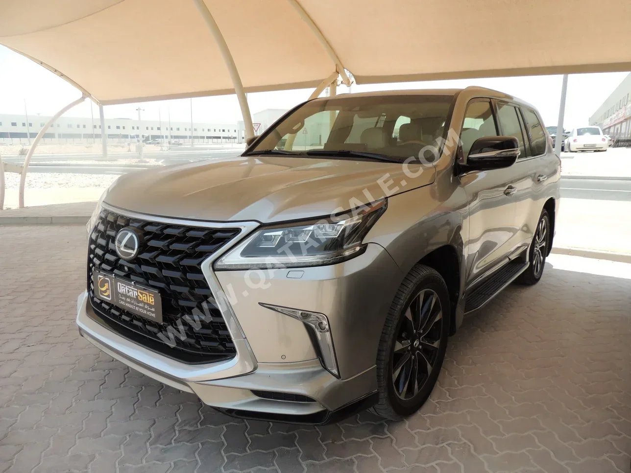 Lexus  LX  570 S  2016  Automatic  180,000 Km  8 Cylinder  Four Wheel Drive (4WD)  SUV  Silver