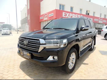 Toyota  Land Cruiser  VXR  2017  Automatic  200,000 Km  8 Cylinder  Four Wheel Drive (4WD)  SUV  Black