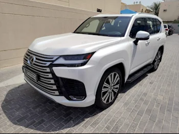 Lexus  LX  600 Luxury  2022  Automatic  31,000 Km  6 Cylinder  Four Wheel Drive (4WD)  SUV  White  With Warranty