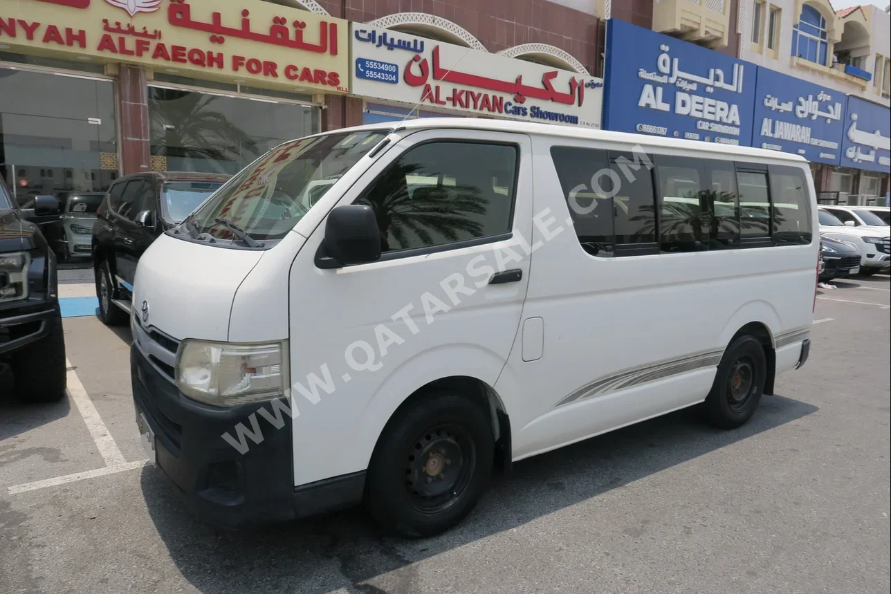 Toyota  Hiace  2013  Manual  485,000 Km  4 Cylinder  Rear Wheel Drive (RWD)  Van / Bus  White