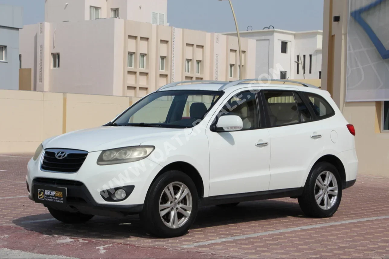 Hyundai  Santa Fe  2011  Automatic  193,000 Km  6 Cylinder  Four Wheel Drive (4WD)  SUV  White