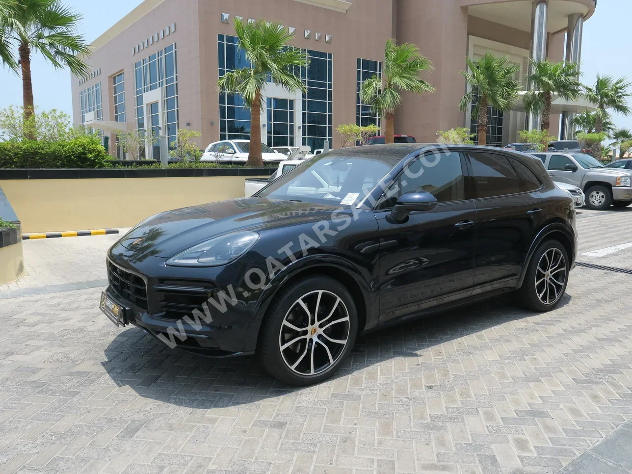 Porsche  Cayenne  2023  Automatic  21,000 Km  6 Cylinder  Four Wheel Drive (4WD)  SUV  Dark Blue  With Warranty