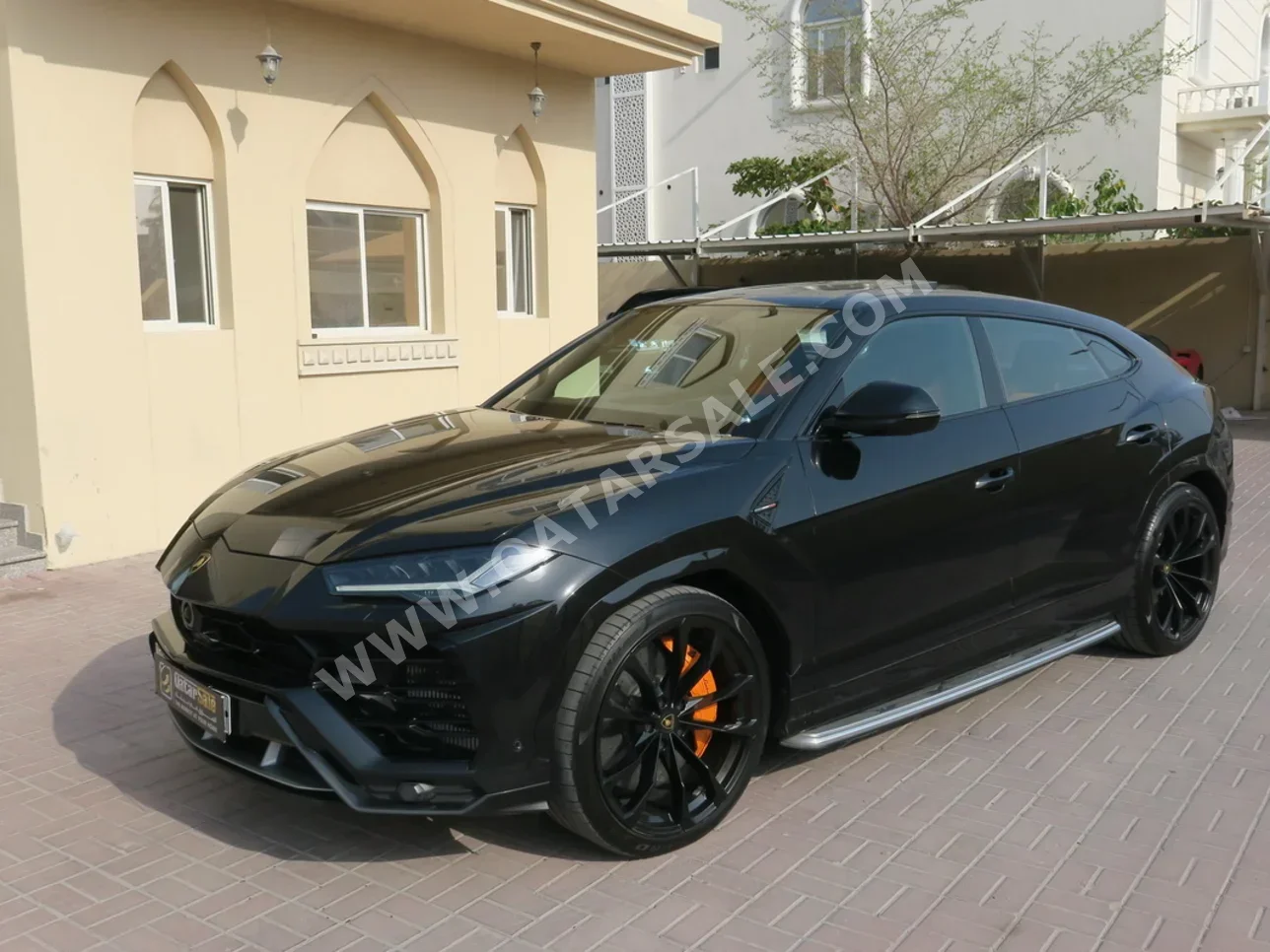 Lamborghini  Urus  2020  Automatic  45,000 Km  8 Cylinder  Four Wheel Drive (4WD)  SUV  Black  With Warranty