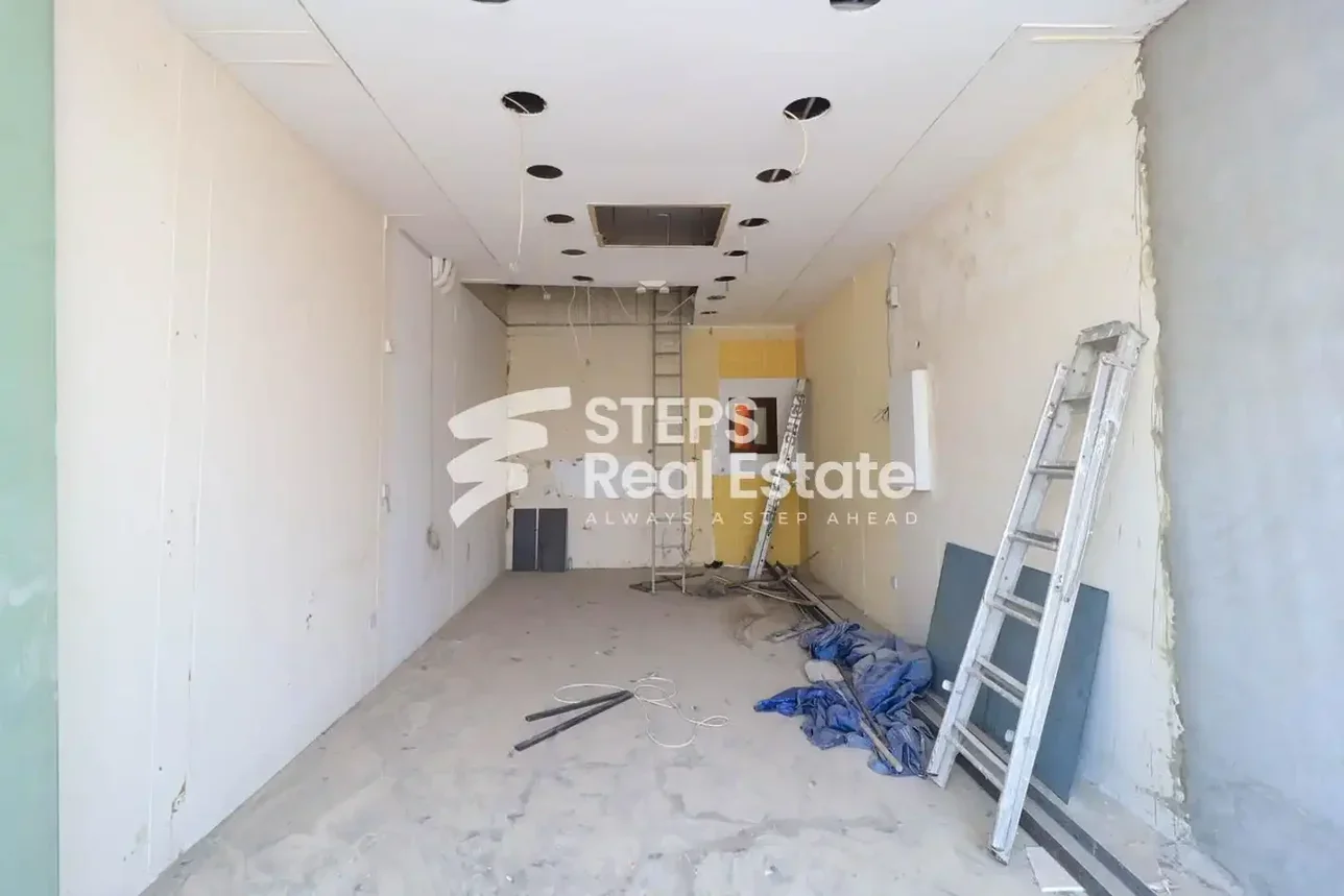 Commercial Shops - Not Furnished  - Doha  - Fereej Al Nasr