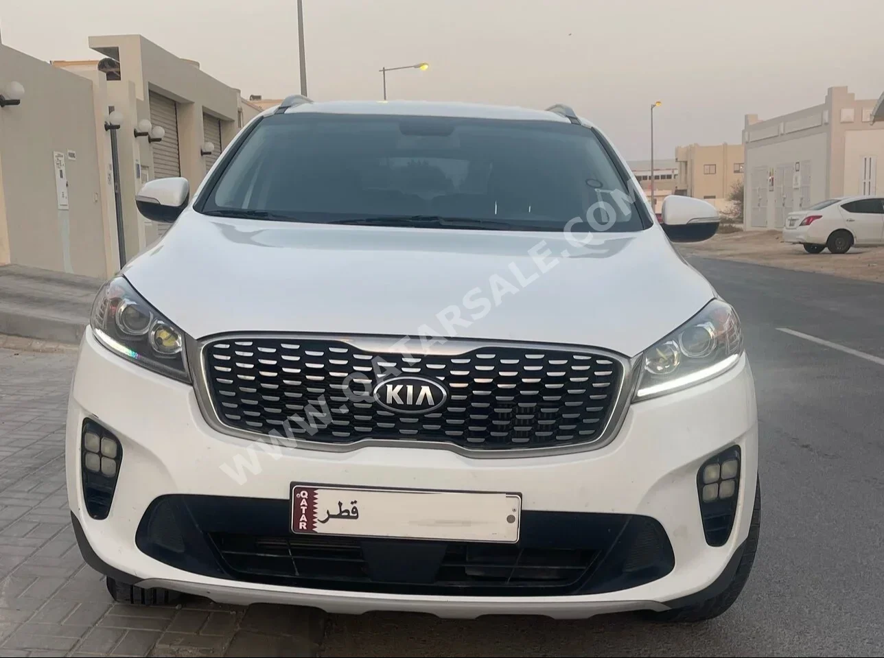 Kia  Sorento  2019  Automatic  140,000 Km  4 Cylinder  Front Wheel Drive (FWD)  SUV  Pearl