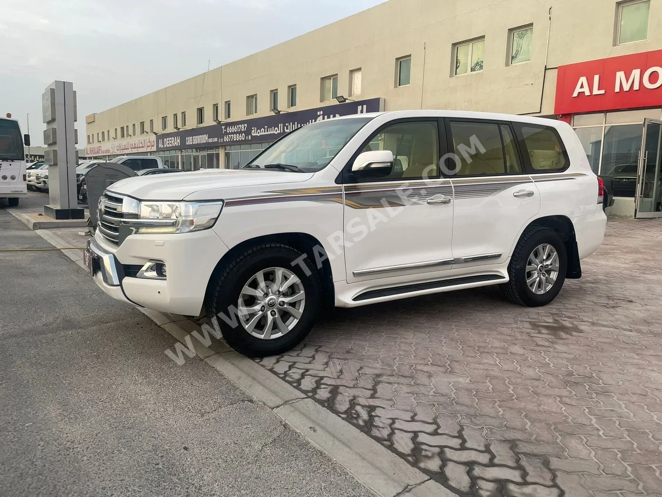 Toyota  Land Cruiser  GXR  2016  Automatic  399,000 Km  8 Cylinder  Four Wheel Drive (4WD)  SUV  White