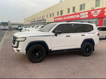 Toyota  Land Cruiser  GR Sport Twin Turbo  2022  Automatic  155,000 Km  6 Cylinder  Four Wheel Drive (4WD)  SUV  White