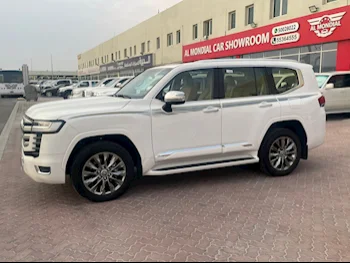 Toyota  Land Cruiser  VX Twin Turbo  2023  Automatic  35,000 Km  6 Cylinder  Four Wheel Drive (4WD)  SUV  White  With Warranty