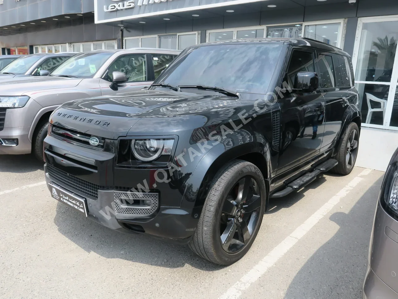 Land Rover  Defender  110 HSE  2023  Automatic  52٬000 Km  6 Cylinder  Four Wheel Drive (4WD)  SUV  Black  With Warranty