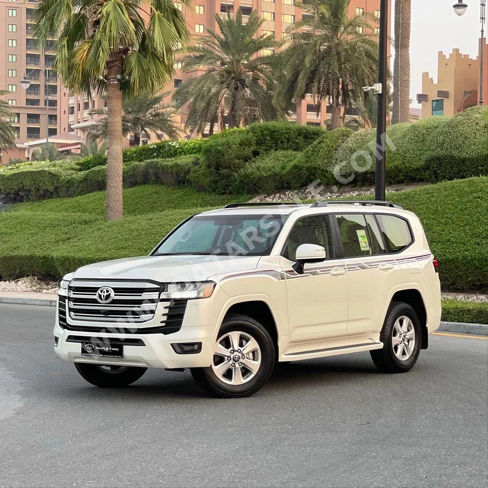 Toyota  Land Cruiser  GXR Twin Turbo  2023  Automatic  2٬900 Km  6 Cylinder  Four Wheel Drive (4WD)  SUV  White  With Warranty