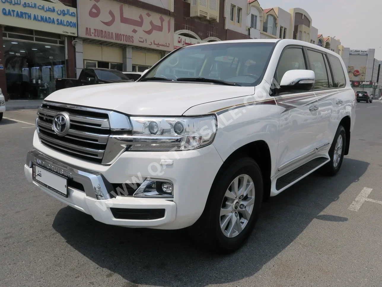 Toyota  Land Cruiser  GXR  2017  Automatic  120,000 Km  8 Cylinder  Four Wheel Drive (4WD)  SUV  White