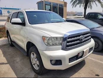 Toyota  Sequoia  2015  Automatic  315,000 Km  8 Cylinder  Four Wheel Drive (4WD)  SUV  White