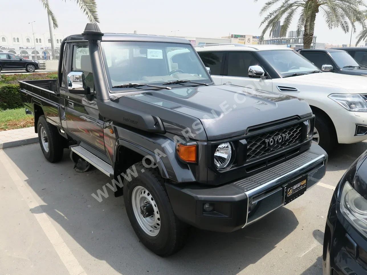 Toyota  Land Cruiser  LX  2024  Manual  0 Km  8 Cylinder  Four Wheel Drive (4WD)  Pick Up  Gray  With Warranty