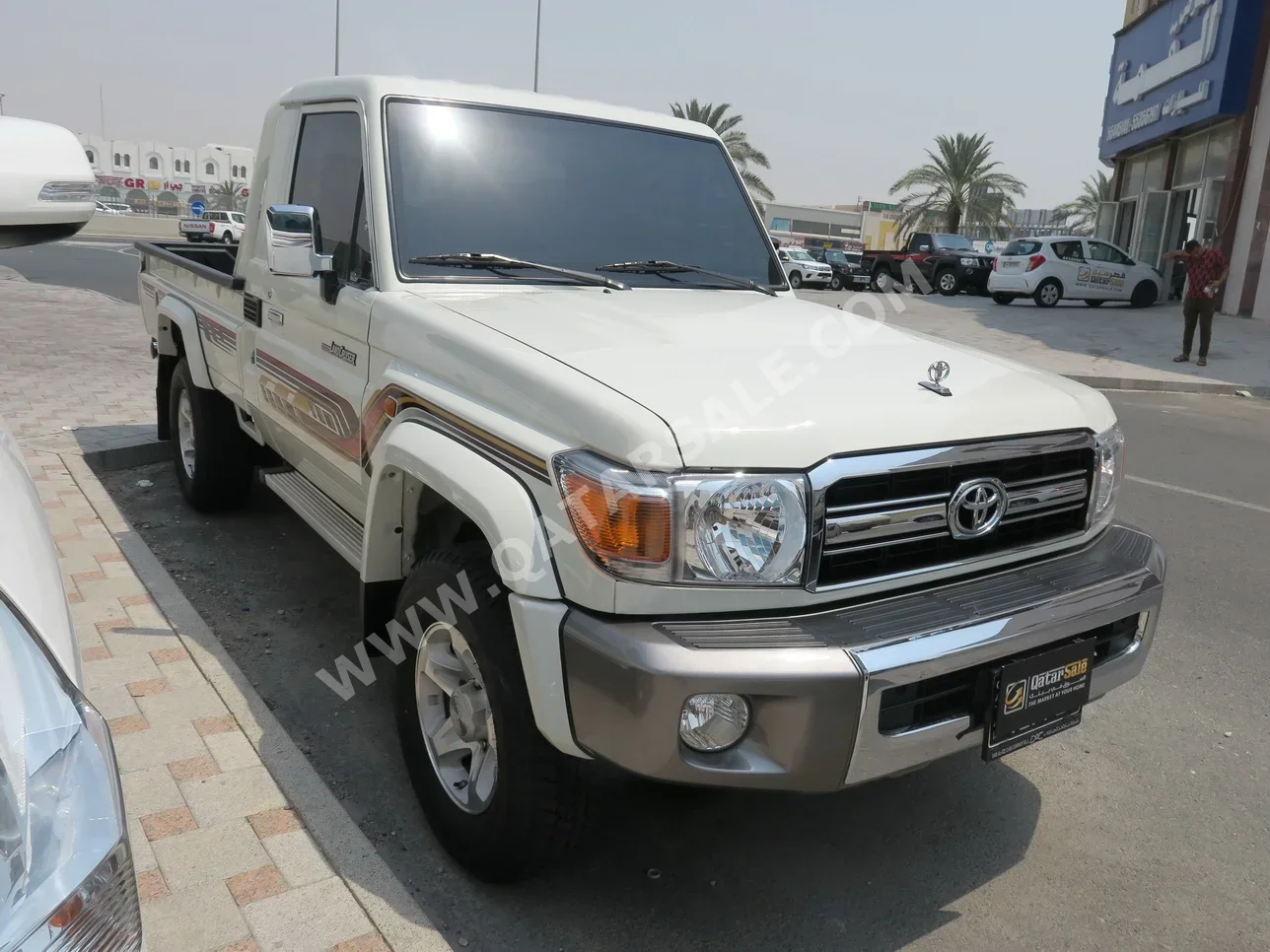 Toyota  Land Cruiser  LX  2022  Manual  16,000 Km  6 Cylinder  Four Wheel Drive (4WD)  Pick Up  White  With Warranty