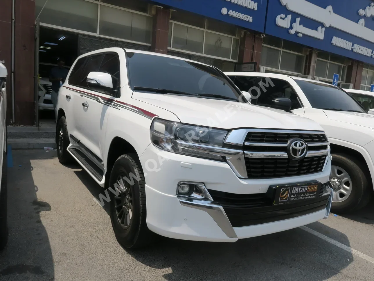 Toyota  Land Cruiser  GXR- Grand Touring  2019  Automatic  290,000 Km  8 Cylinder  Four Wheel Drive (4WD)  SUV  White