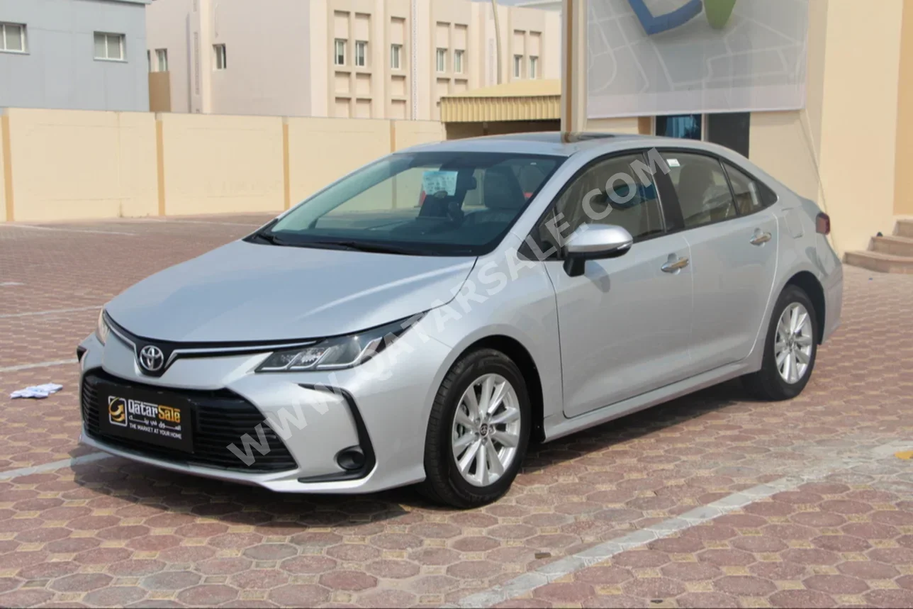 Toyota  Corolla  2024  Automatic  700 Km  4 Cylinder  Front Wheel Drive (FWD)  Sedan  Silver  With Warranty