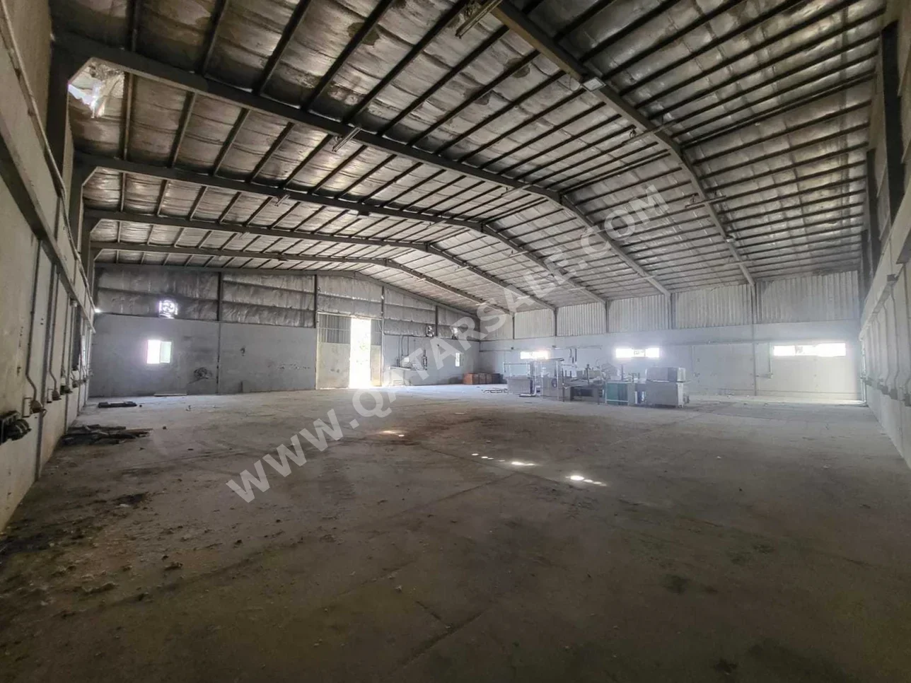 Warehouses & Stores - Al Rayyan  - Industrial Area  -Area Size: 650 Square Meter