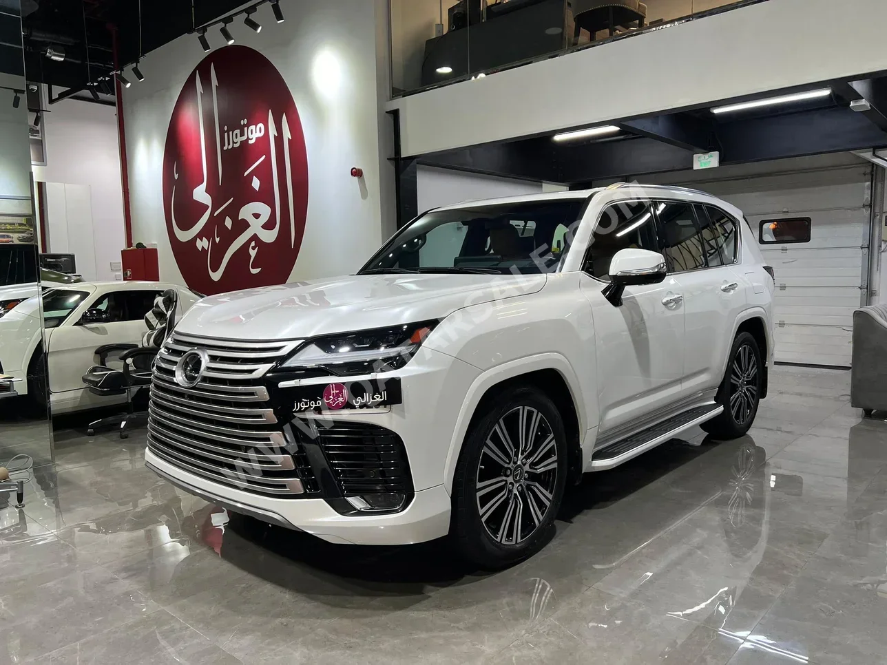 Lexus  LX  600 Luxury  2022  Automatic  41,000 Km  6 Cylinder  Four Wheel Drive (4WD)  SUV  White  With Warranty