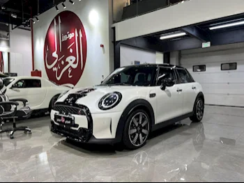 Mini  Cooper  S  2024  Automatic  18,000 Km  4 Cylinder  Front Wheel Drive (FWD)  Hatchback  Pearl  With Warranty