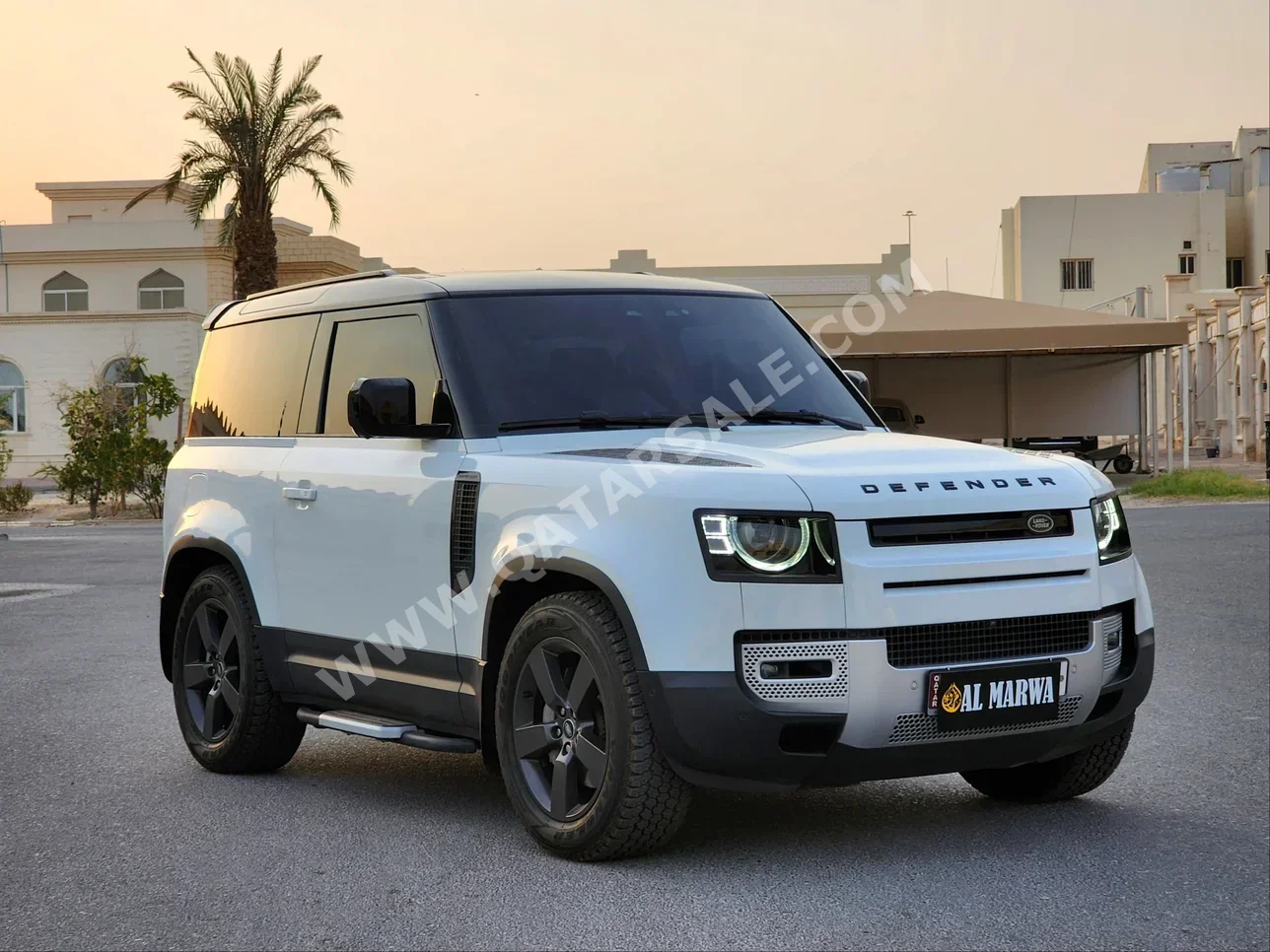  Land Rover  Defender  90 HSE  2023  Automatic  34,000 Km  6 Cylinder  Four Wheel Drive (4WD)  SUV  White  With Warranty