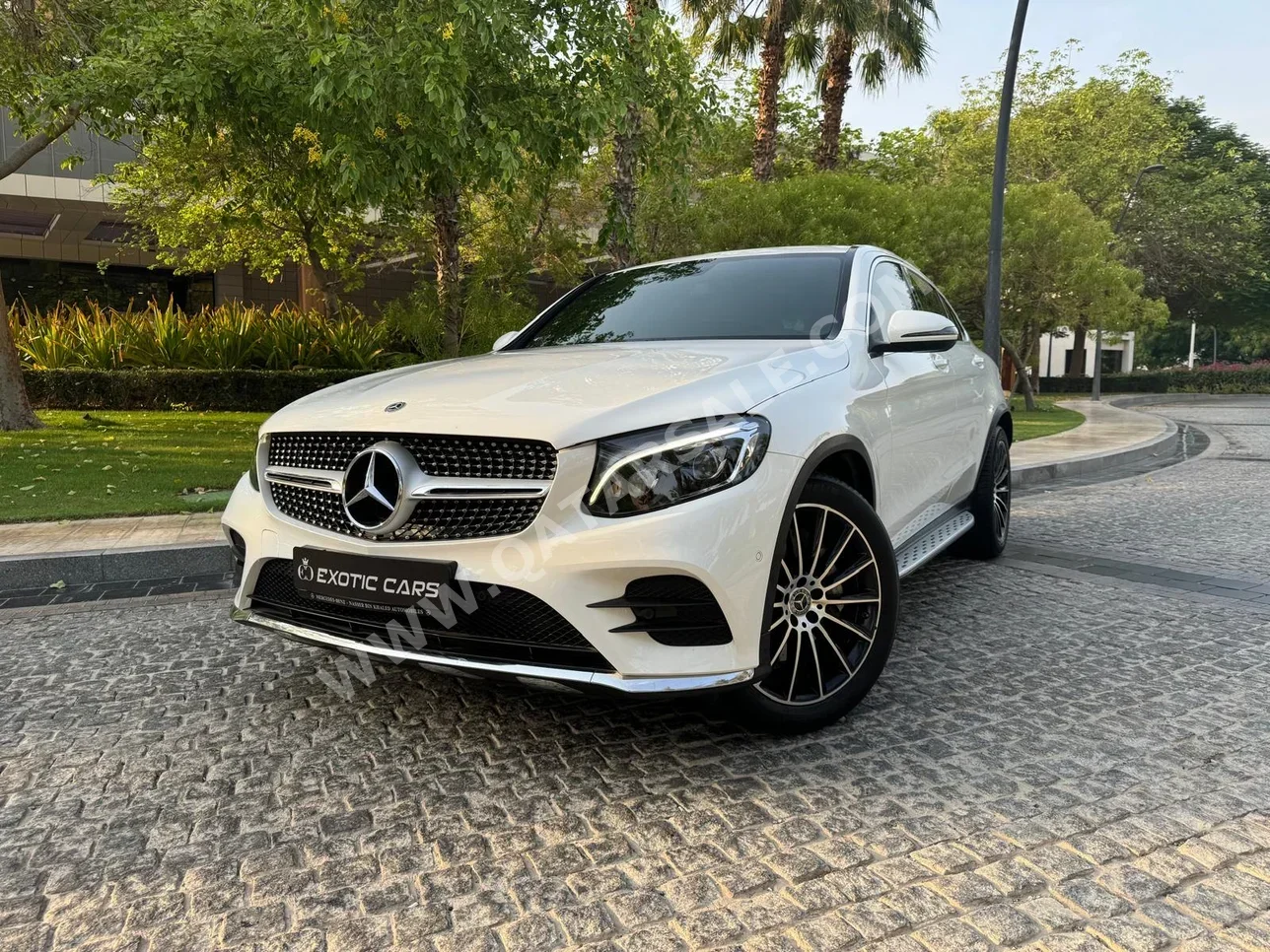 Mercedes-Benz  GLC  250  2018  Automatic  68,000 Km  4 Cylinder  All Wheel Drive (AWD)  SUV  White