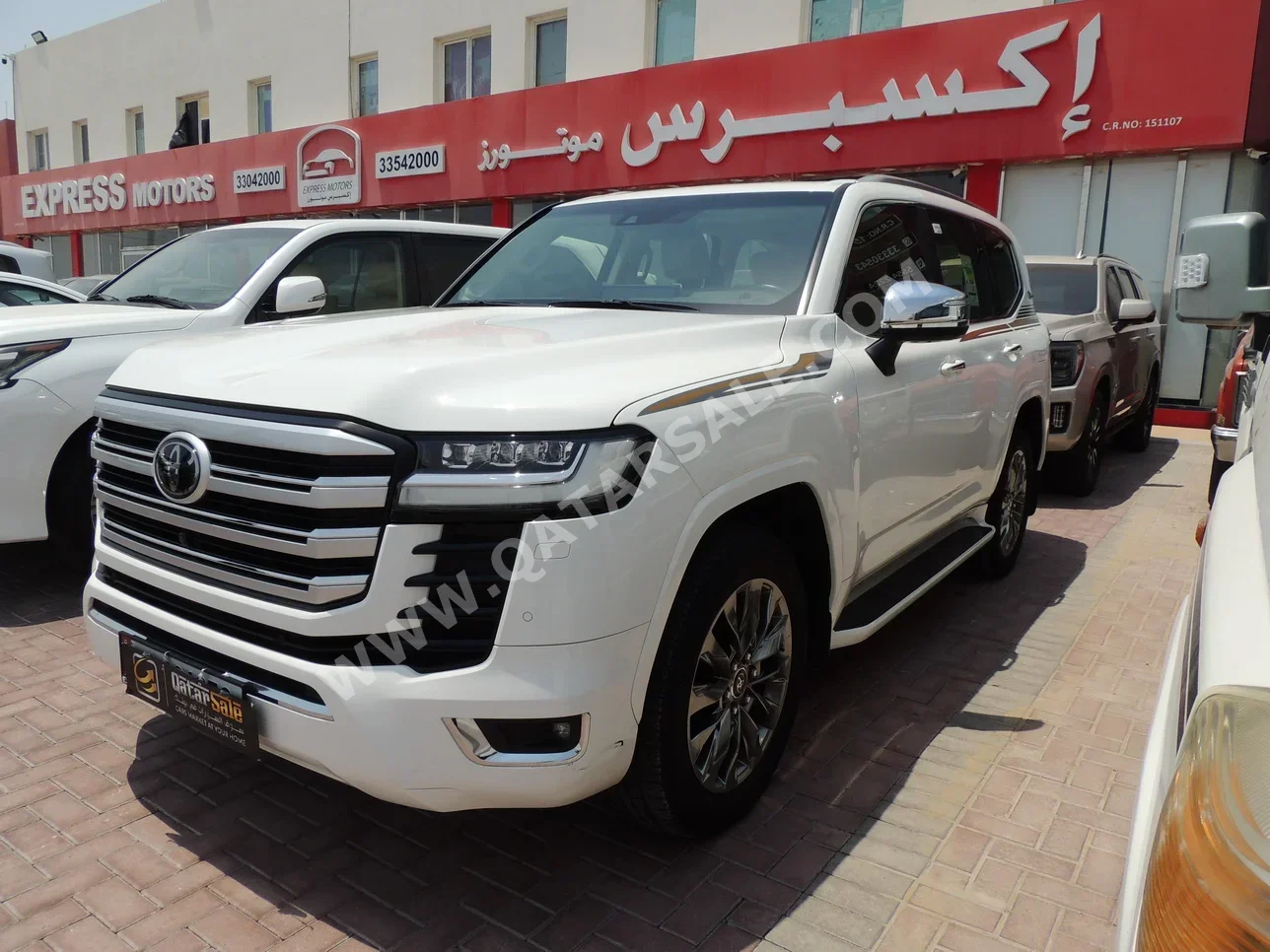 Toyota  Land Cruiser  VXR Twin Turbo  2022  Automatic  34,000 Km  6 Cylinder  Four Wheel Drive (4WD)  SUV  White  With Warranty