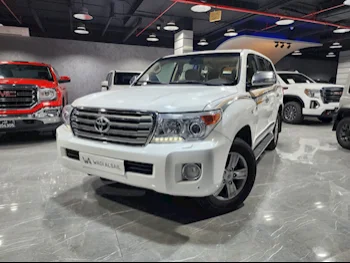 Toyota  Land Cruiser  VXR  2015  Automatic  222,000 Km  8 Cylinder  Four Wheel Drive (4WD)  SUV  White