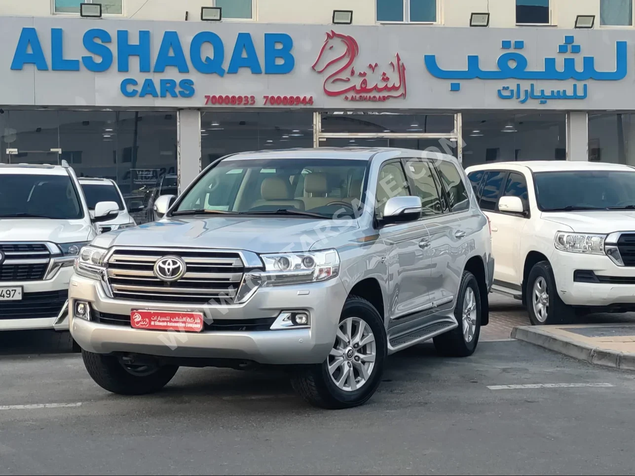 Toyota  Land Cruiser  VXR  2018  Automatic  136,000 Km  8 Cylinder  Four Wheel Drive (4WD)  SUV  Silver