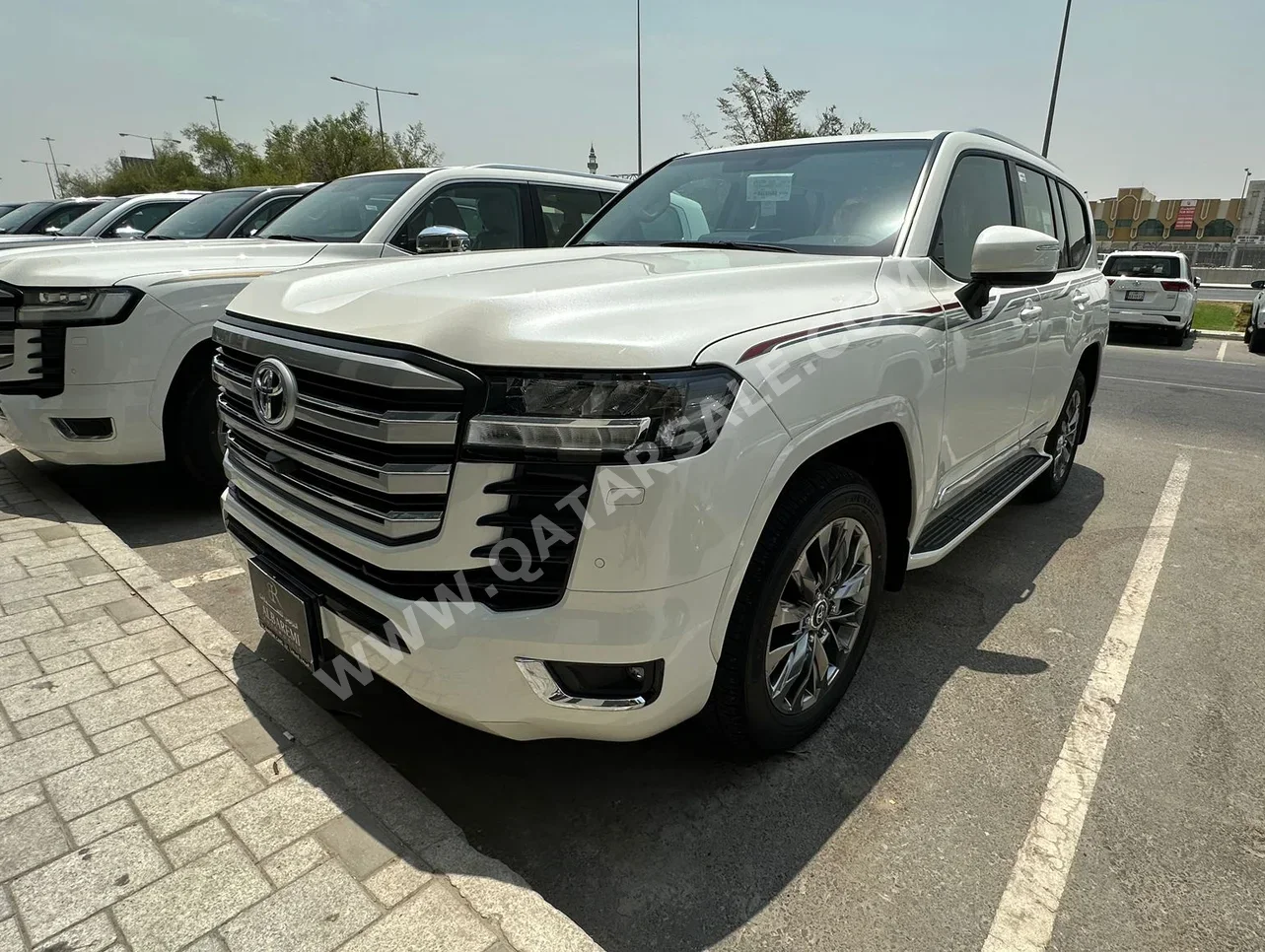  Toyota  Land Cruiser  GXR Twin Turbo  2024  Automatic  0 Km  6 Cylinder  Four Wheel Drive (4WD)  SUV  White  With Warranty