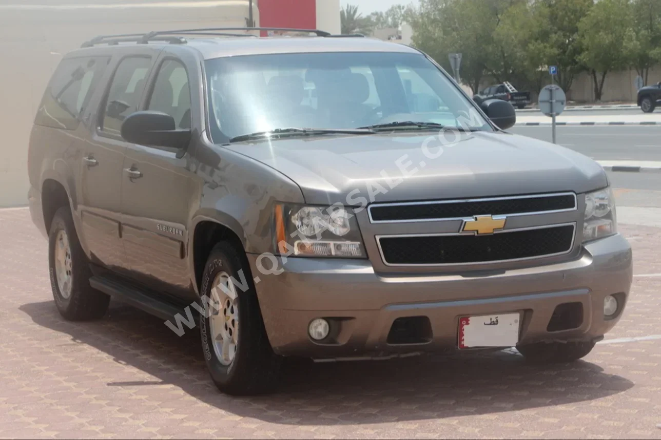  Chevrolet  Suburban  2013  Automatic  199,000 Km  8 Cylinder  Four Wheel Drive (4WD)  SUV  Gray  With Warranty