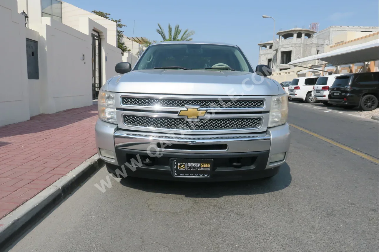 Chevrolet  Silverado  Z71  2013  Automatic  340,000 Km  8 Cylinder  Four Wheel Drive (4WD)  Pick Up  Silver