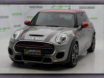 Mini  Cooper  Works  2017  Automatic  110,000 Km  4 Cylinder  Front Wheel Drive (FWD)  Hatchback  Gray