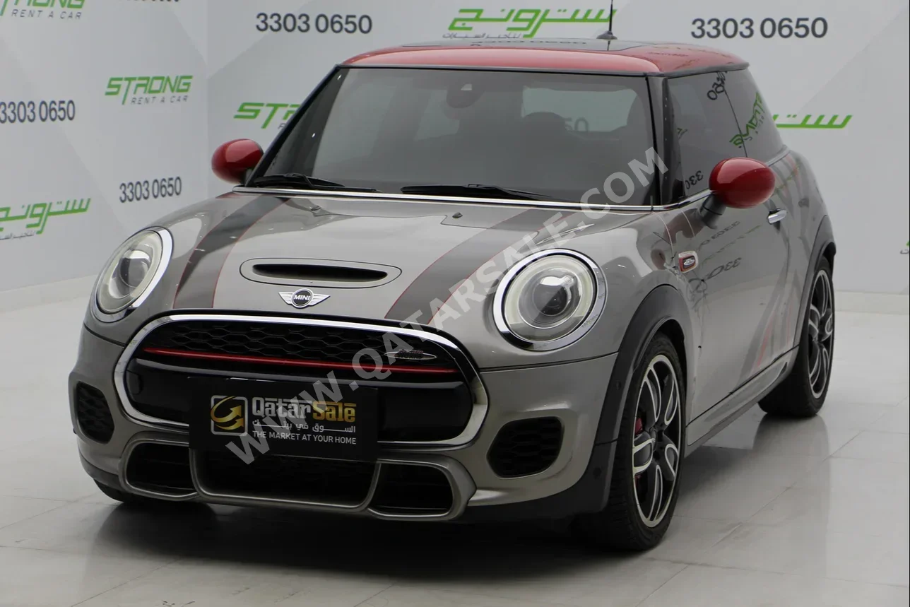 Mini  Cooper  Works  2017  Automatic  110,000 Km  4 Cylinder  Front Wheel Drive (FWD)  Hatchback  Gray