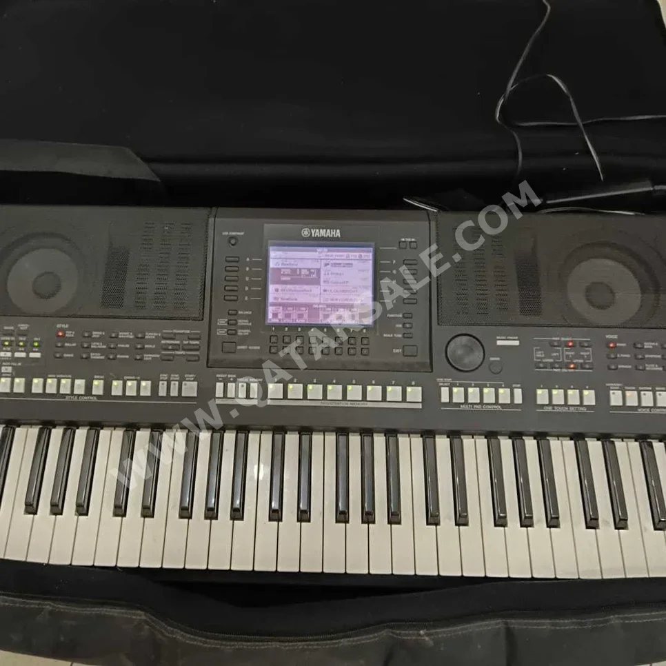 Piano Yamaha  PSR-A2000