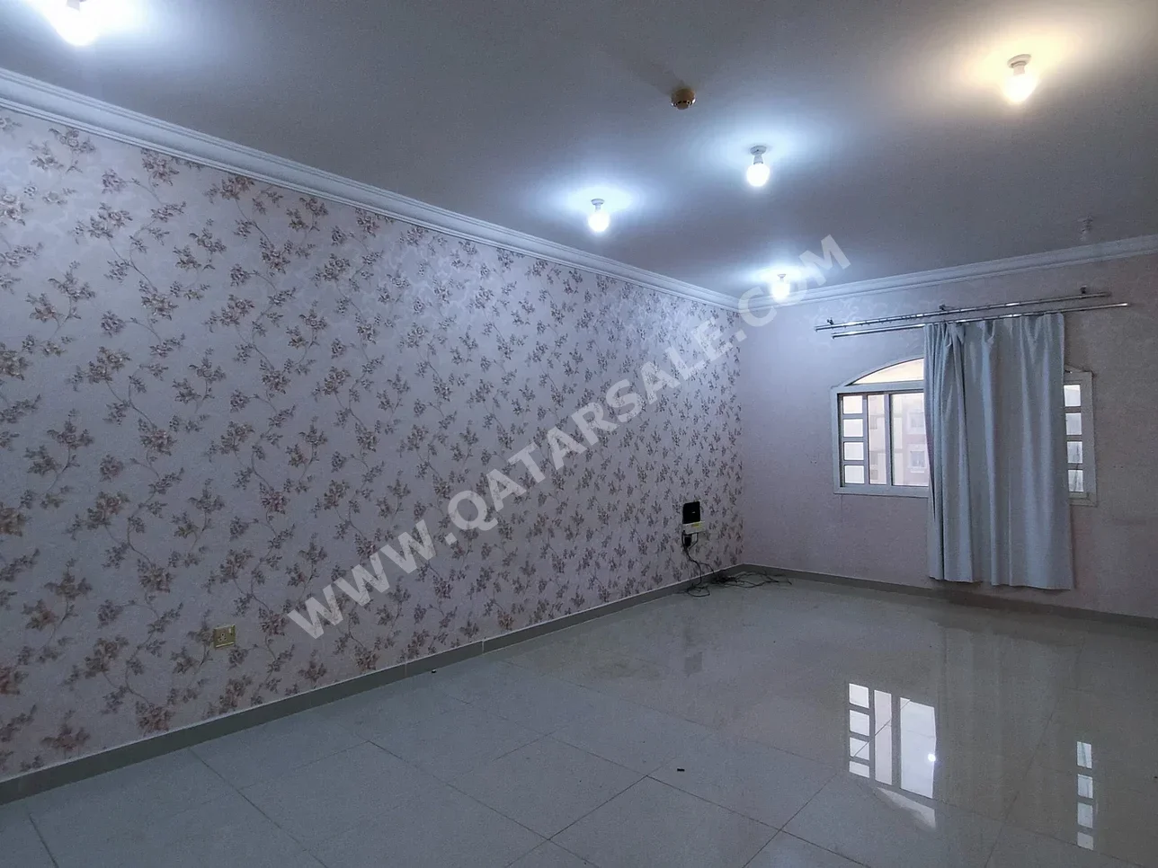 2 Bedrooms  Apartment  For Rent  in Doha -  Fereej Bin Omran  Not Furnished