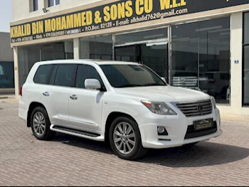 Lexus  LX  570  2011  Automatic  313,000 Km  8 Cylinder  Four Wheel Drive (4WD)  SUV  White