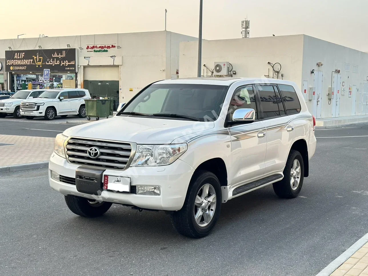 Toyota  Land Cruiser  VXR  2008  Automatic  310,000 Km  8 Cylinder  Four Wheel Drive (4WD)  SUV  White