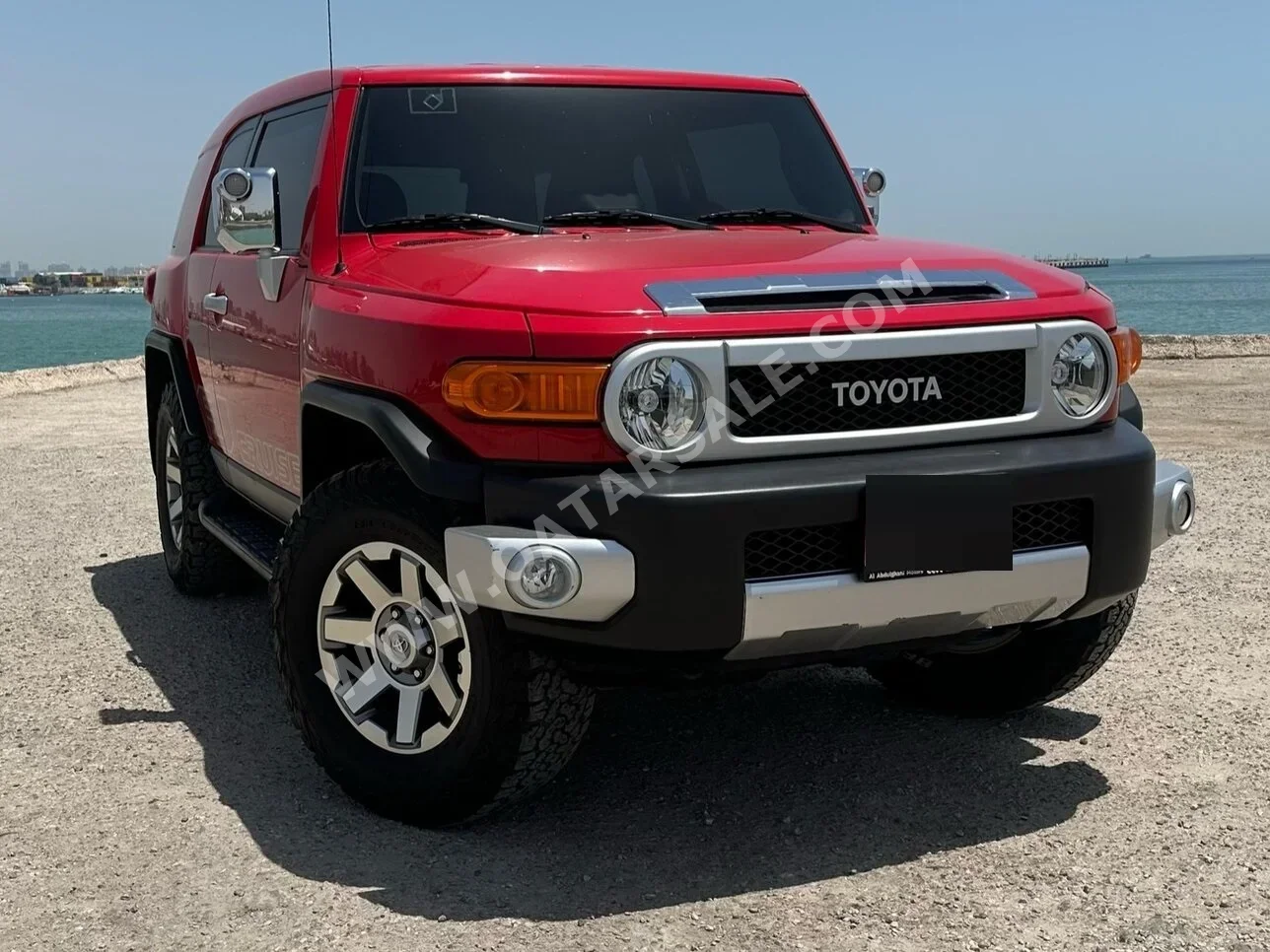 Toyota  FJ Cruiser  2017  Automatic  78,500 Km  6 Cylinder  Four Wheel Drive (4WD)  SUV  Red