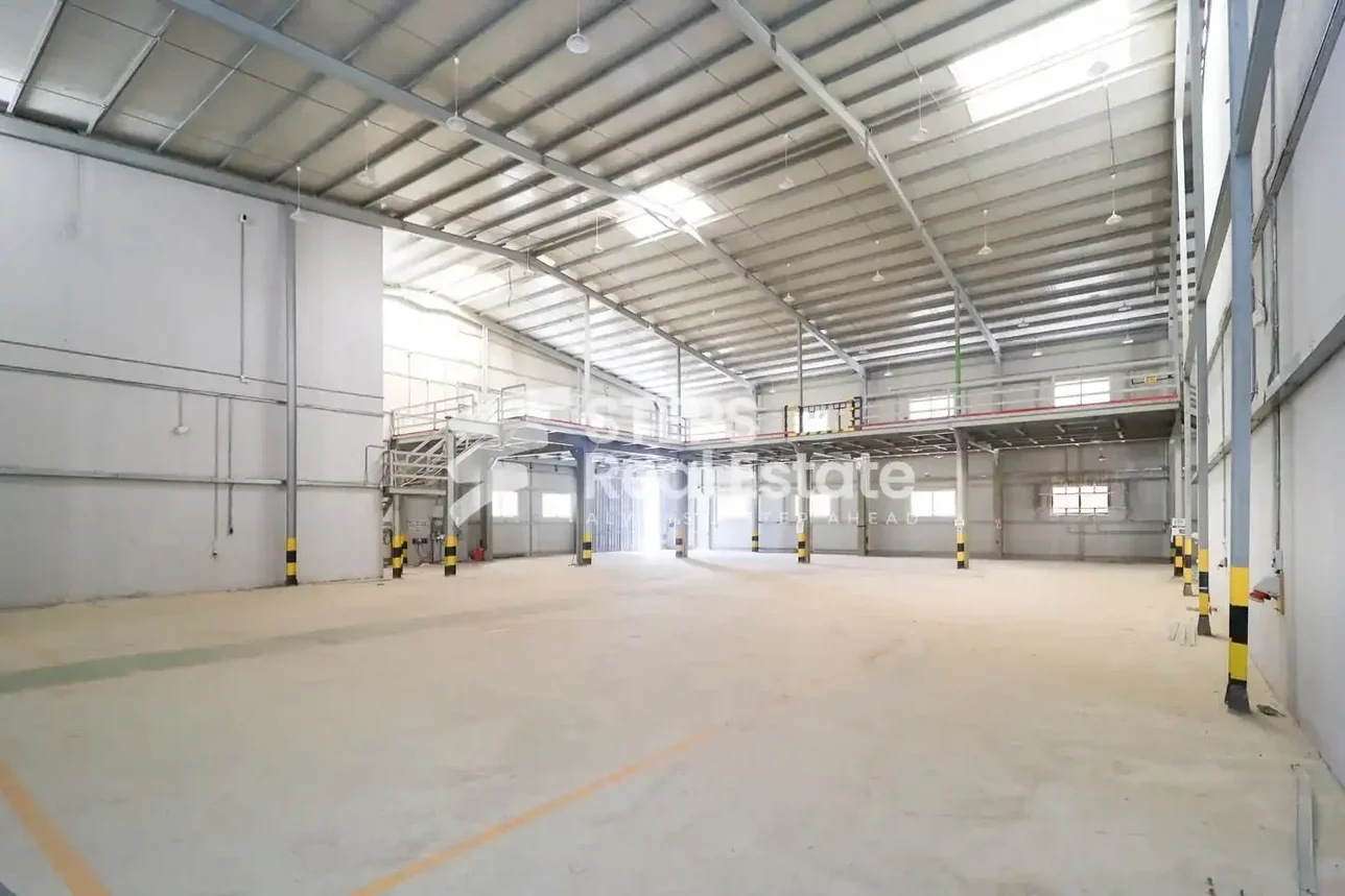 Warehouses & Stores - Al Wakrah  - Barkit Al Awamer  -Area Size: 2000 Square Meter