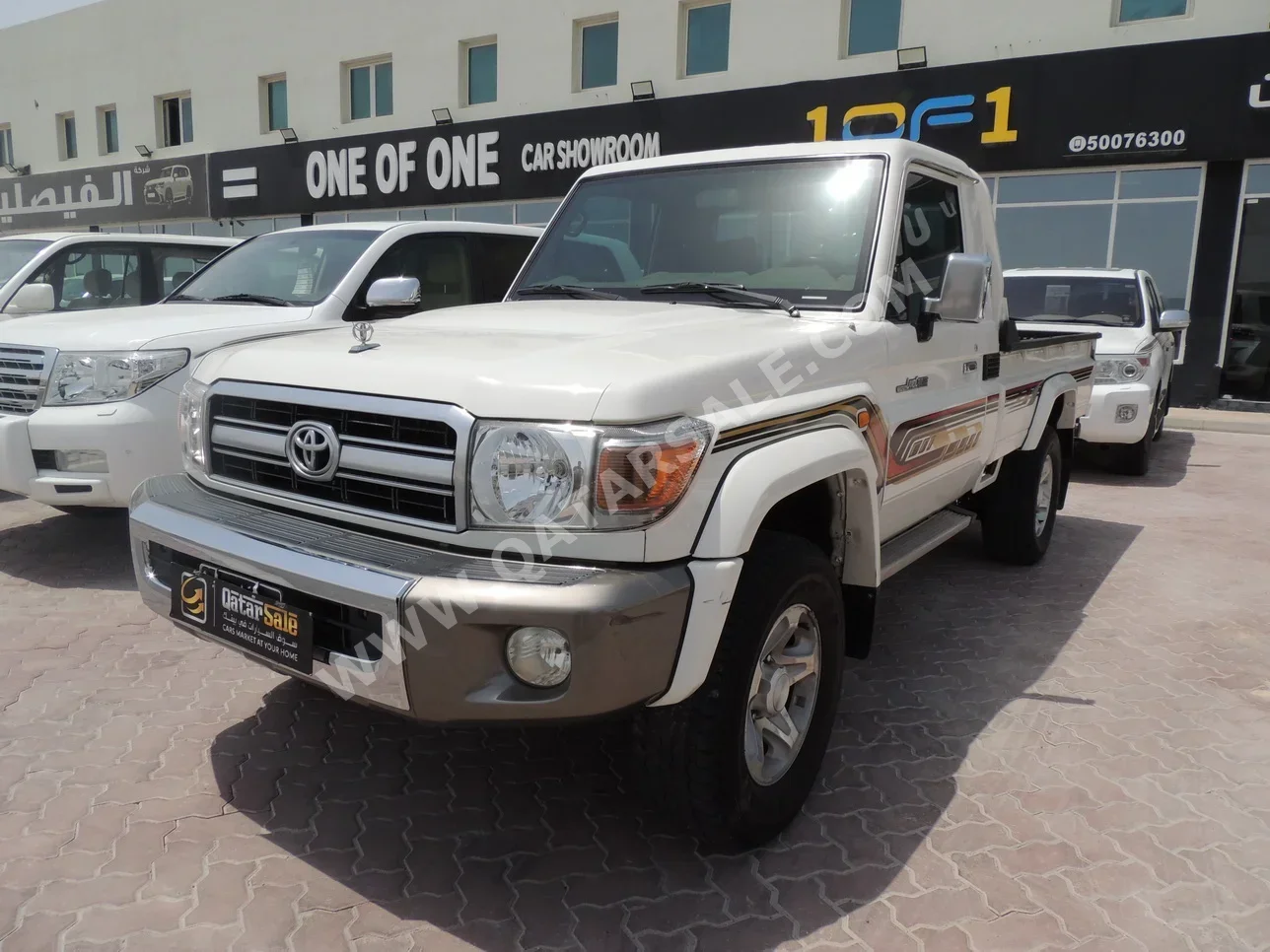 Toyota  Land Cruiser  LX  2012  Manual  287,000 Km  6 Cylinder  Four Wheel Drive (4WD)  Pick Up  White