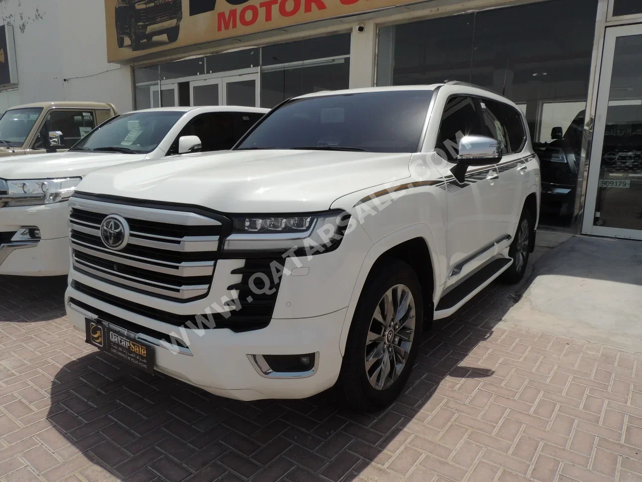 Toyota  Land Cruiser  VXR Twin Turbo  2023  Automatic  67,000 Km  6 Cylinder  Four Wheel Drive (4WD)  SUV  White  With Warranty