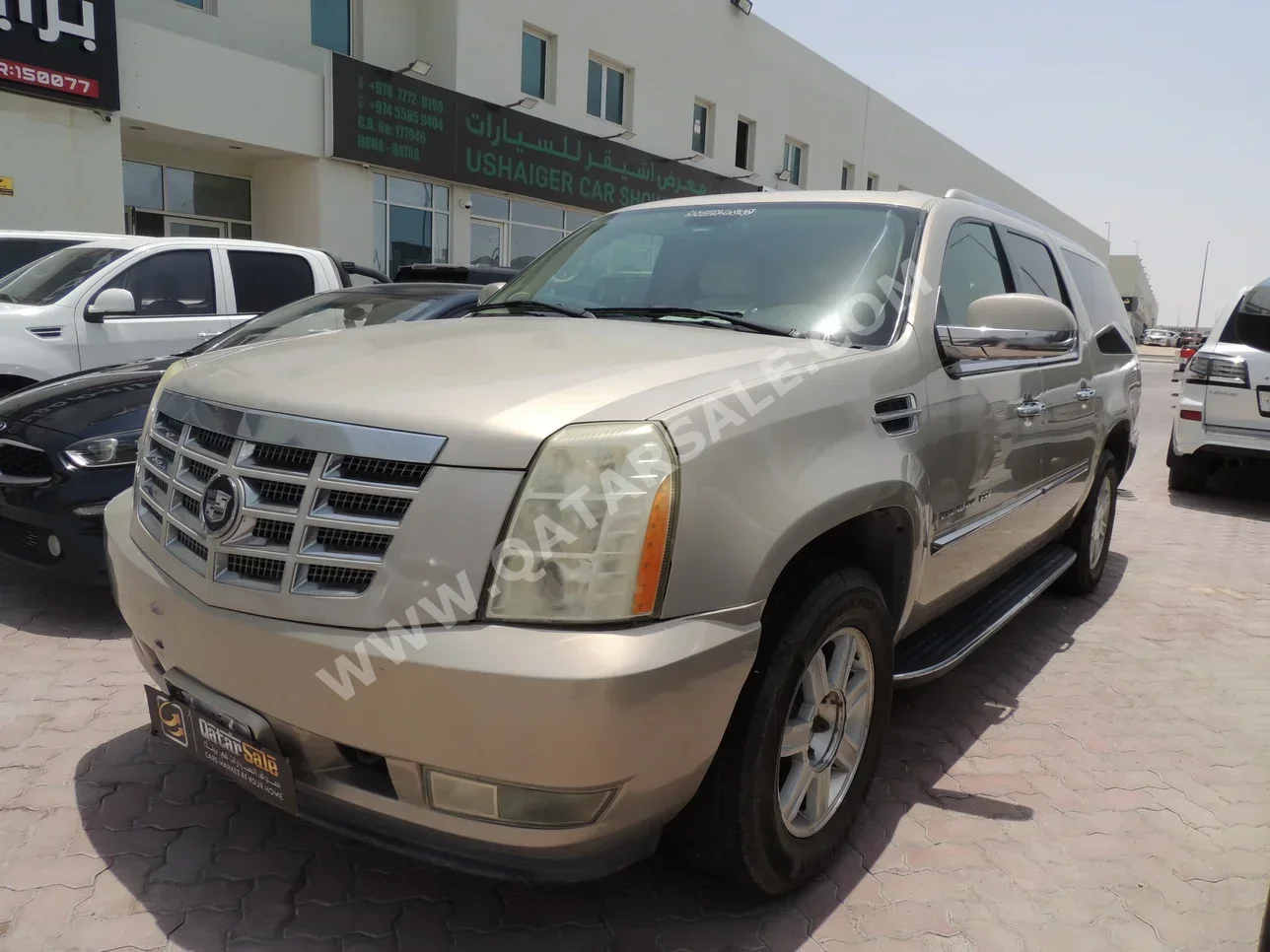 Cadillac  Escalade  ESV  2011  Automatic  250,000 Km  8 Cylinder  Four Wheel Drive (4WD)  SUV  Silver