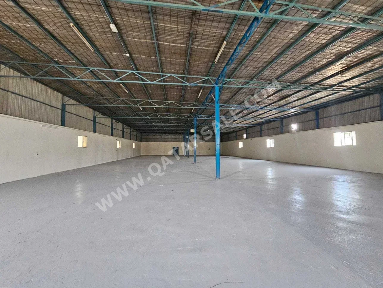 Warehouses & Stores - Al Rayyan  - Industrial Area  -Area Size: 800 Square Meter