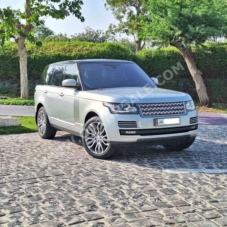 Land Rover  Range Rover  Vogue  2016  Automatic  34,000 Km  8 Cylinder  Four Wheel Drive (4WD)  SUV  Silver